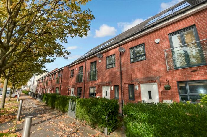 4 Bedroom House To Rent In Broughton Lane, Salford, Manchester, M7