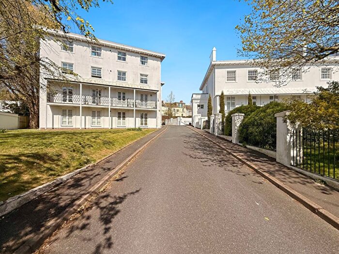 2 Bedroom Flat For Sale In West Drive, Park View West Drive, BN2