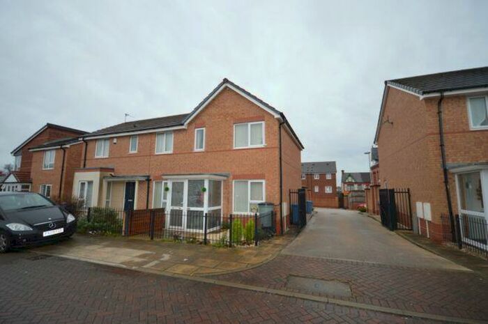 2 Bedroom Semi-Detached House To Rent In Waterworth Drive, L7