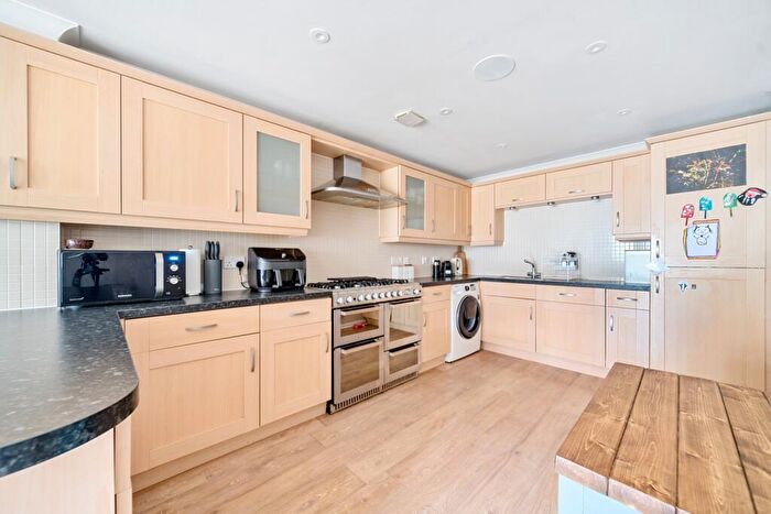 3 Bedroom End Of Terrace House For Sale In Atkinson Road, Hawkinge, CT18