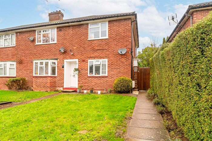 2 Bedroom Maisonette For Sale In Alban Crescent, Borehamwood, WD6