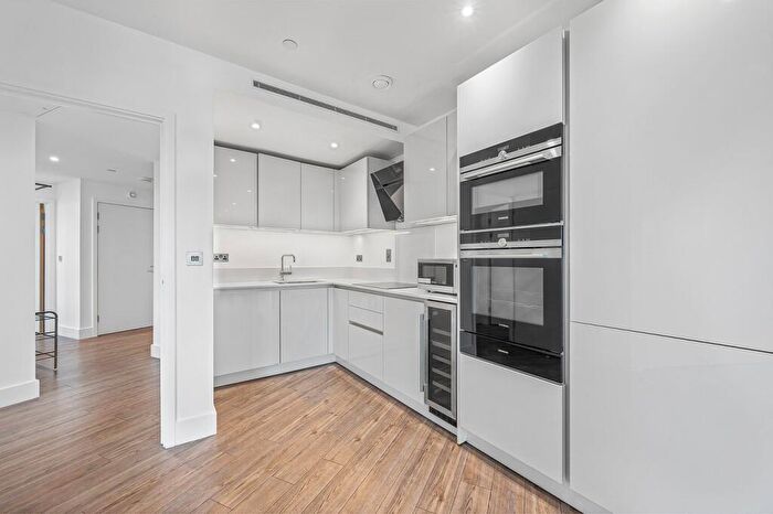 3 Bedroom Flat To Rent In Wiverton Tower, New Drum Street, E1
