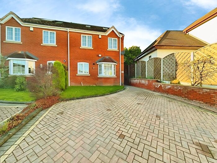 5 Bedroom Semi Detached House For Sale In Millfield Avenue, Walsall, West Midlands, WS3