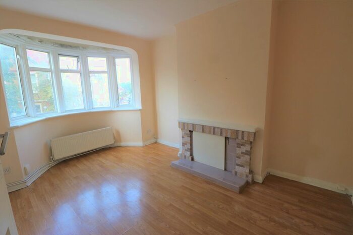 2 Bedroom Flat To Rent In High Road Leyton, London, E10