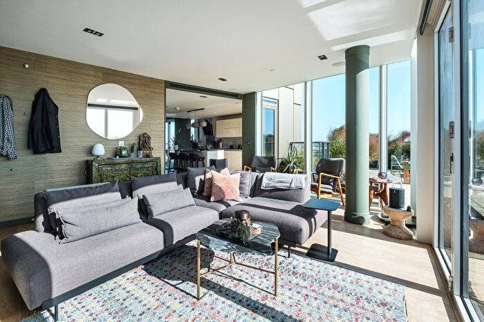 2 Bedroom Flat For Sale In Avantgarde Tower, Avantgarde Place, E1