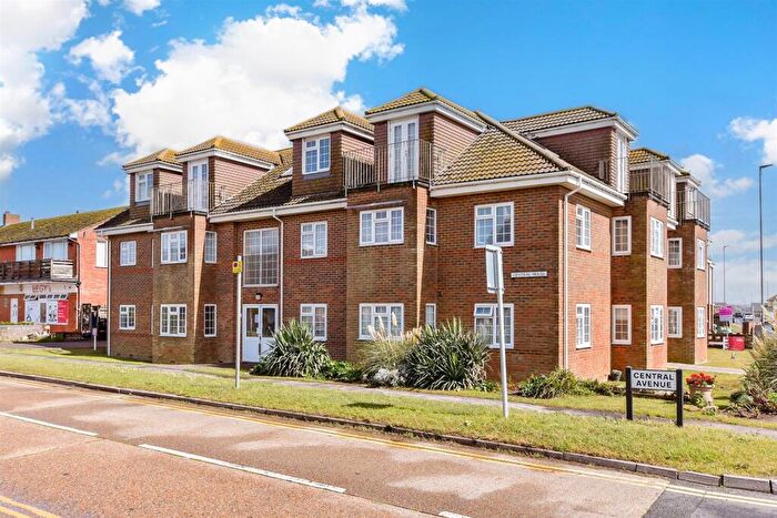 2 Bedroom Flat For Sale In Central Avenue, Telscombe Cliffs, Peacehaven, East Sussex, BN10