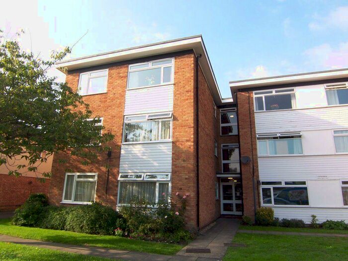 2 Bedroom Apartment To Rent In Sycamore Grove, New Malden, KT3