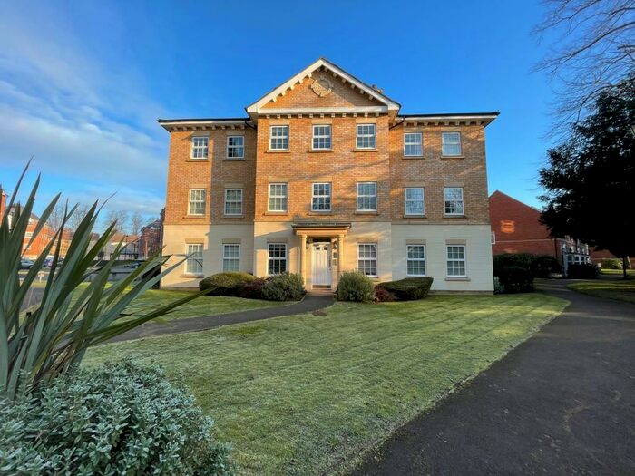 2 Bedroom Apartment To Rent In Old College Road, Newbury, RG14