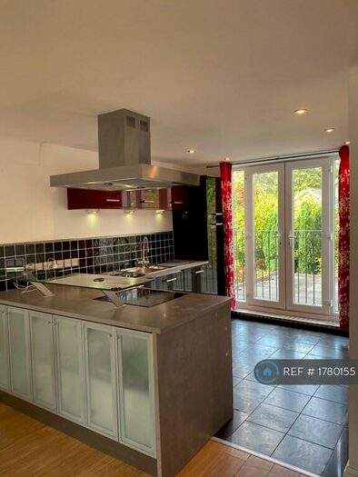 4 Bedroom Semi-Detached House To Rent In Barons Court, Chester, CH2