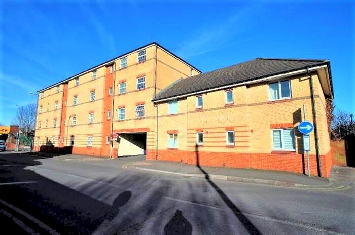 1 Bedroom Flat To Rent In Corporation Street, Swindon, SN1