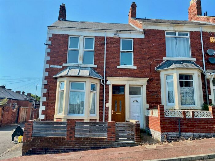 2 Bedroom Flat To Rent In Miller Street, Bensham, Gateshead, NE8