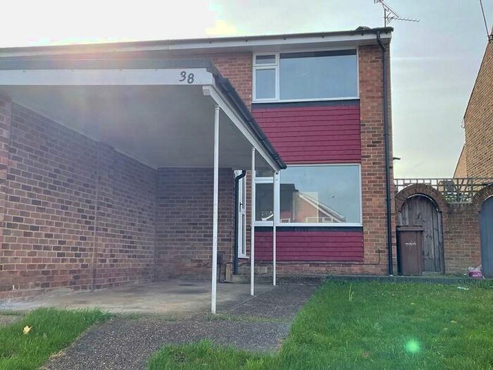 2 Bedroom Semi-Detached House To Rent In Brindle Way, Chatham, Kent., ME5