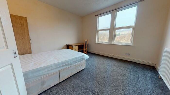 4 Bedroom Flat To Rent In Meanwood Road, Meanwood, Leeds, LS7