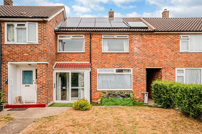3 Bedroom House For Sale In Portland Drive, Merstham, RH1