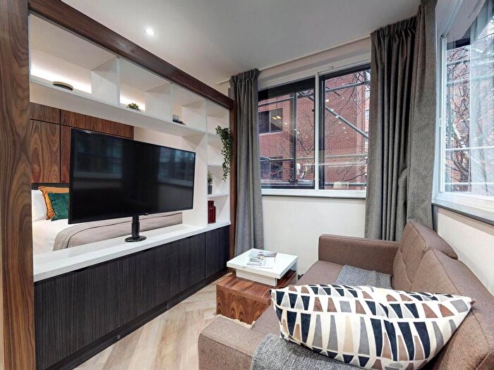 Apartment To Rent In Apt, Live Oasis Belgrave Street #, LS2