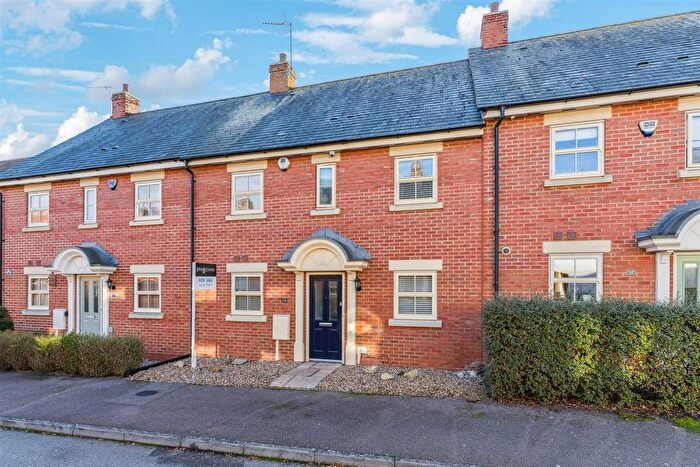 3 Bedroom Terraced House For Sale In Chantry Rise, Olney, MK46