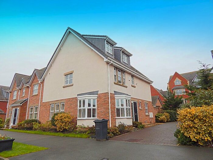 5 Bedroom Semi-Detached House To Rent In Victory Boulevard, Lytham, FY8