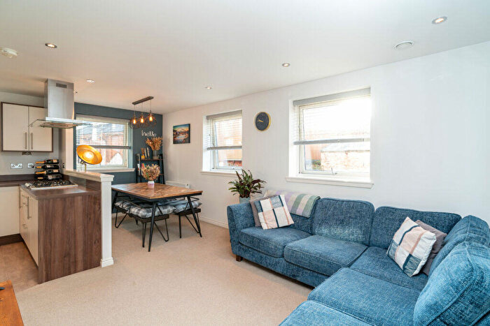 2 Bedroom Flat For Sale In Flat, Hatters Lane, Canonmills, EH7