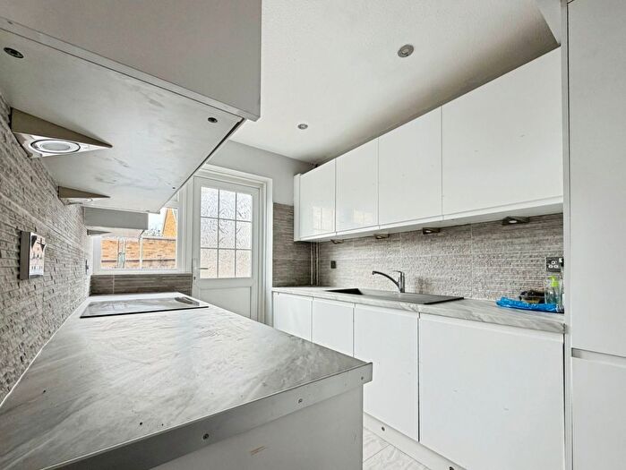 3 Bedroom Terraced House To Rent In Brompton Close, Hounslow, TW4