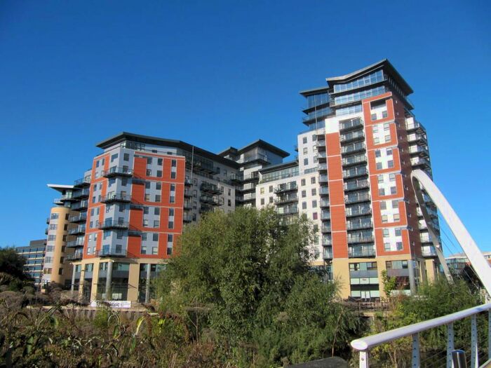 2 Bedroom Flat For Sale In Whitehall Waterfront, Riverside Way, Leeds, West Yorkshire, LS1