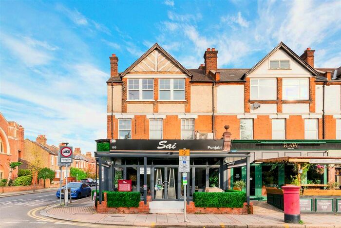 2 Bedroom Flat To Rent In Worple Road, SW20