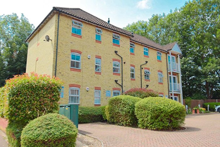 2 Bedroom Flat For Sale In The Sidings, Sevenoaks, Dunton Green, TN13