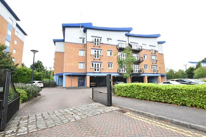 2 Bedroom Flat To Rent In Luscinia View, RG1