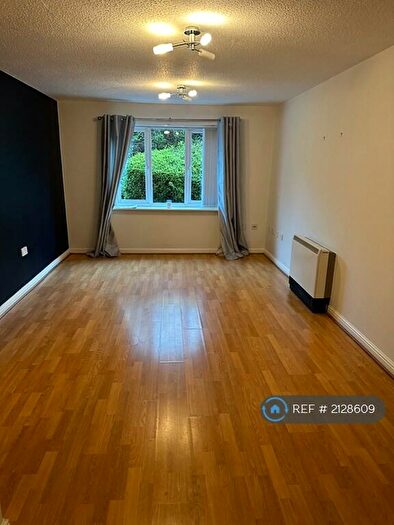2 Bedroom Flat To Rent In Knightswood Court, Liverpool, L18