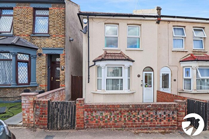 2 Bedroom Semi Detached House For Sale In Raglan Road, Belvedere, DA17