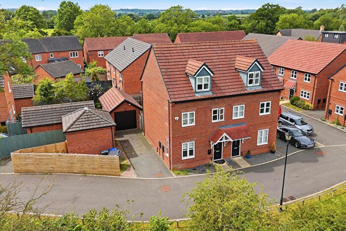 3 Bedroom Semi Detached House For Sale In Cox Crescent, Long Itchington, CV47