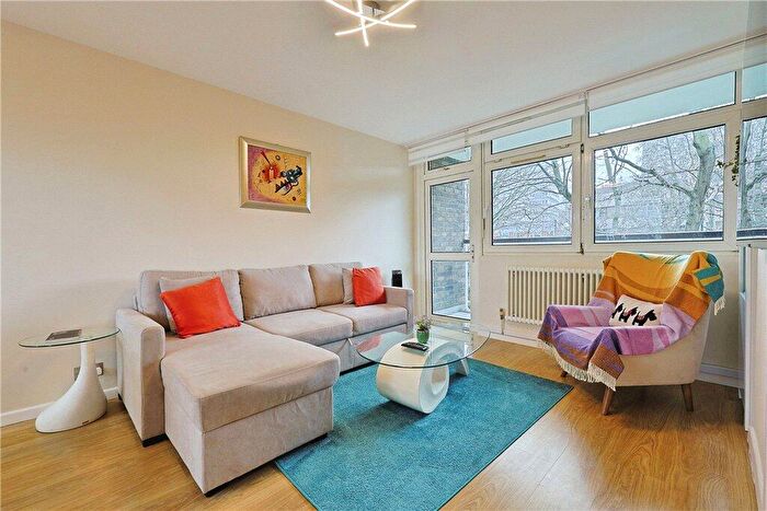 2 Bedroom Flat For Sale In Ethelburga Street, London, SW11