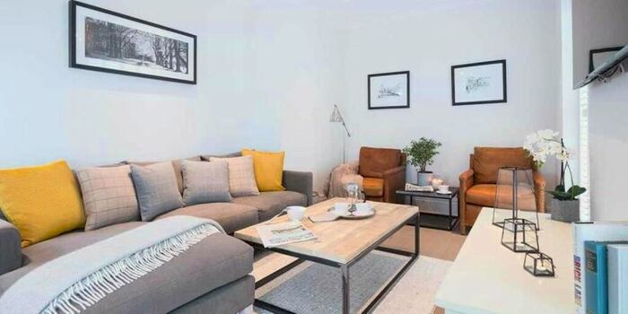 4 Bedroom Town House To Rent In Egerton Drive, Isleworth, TW7