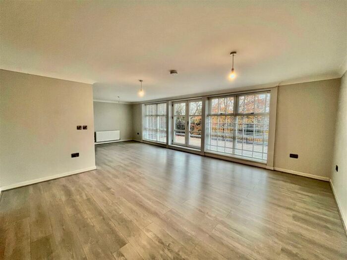 2 Bedroom Apartment To Rent In Ashfield Court, Low Fell, NE9