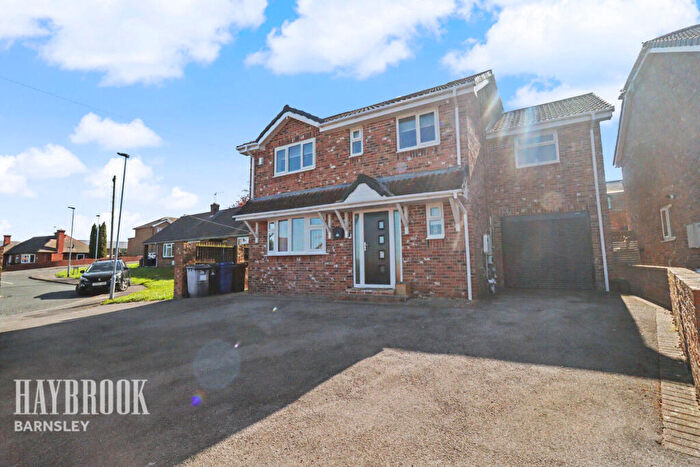 4 Bedroom Detached House For Sale In Manor House Close, Hoyland, S74