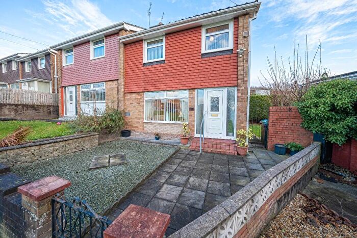 3 Bedroom Semi Detached House For Sale In Grisedale Gardens, Gateshead, Tyne And Wear, NE9