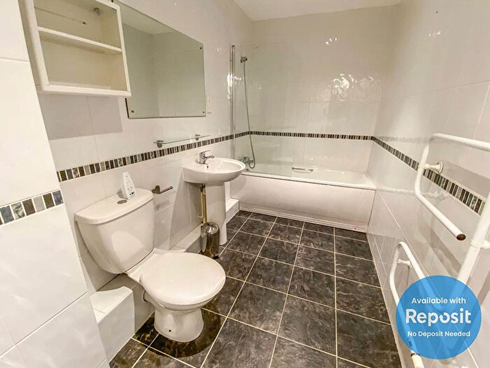2 Bedroom Flat To Rent In Barton Street, Castlefield, Manchester, M3