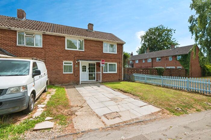 3 Bedroom End Of Terrace House For Sale In Lower Brownhill Road, Southampton, SO16