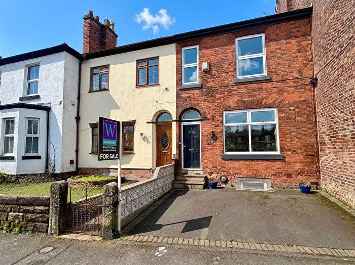 3 Bedroom End Terrace House For Sale In Stockport Road, Altrincham, WA15