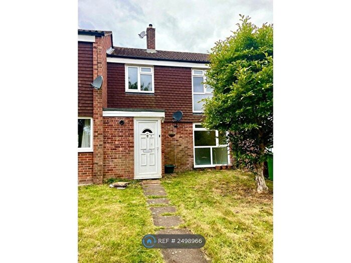 3 Bedroom Terraced House To Rent In Cedar Drive, Kingsclere, Newbury, RG20