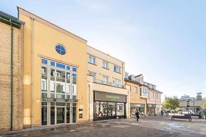 2 Bedroom Flat For Sale In Marriotts Walk, Witney, OX28