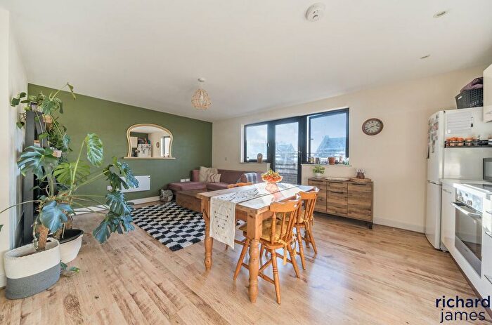 1 Bedroom Flat For Sale In Fire Fly Avenue, Swindon, SN2