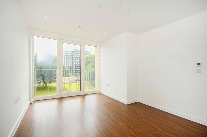 2 Bedroom Flat To Rent In Moorhen Drive, Hendon, London, NW9