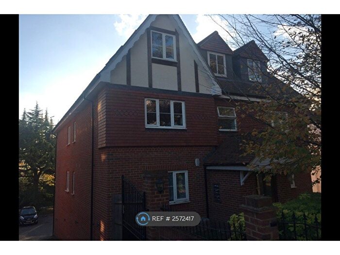 2 Bedroom Flat To Rent In Russell Hill, Purley, CR8