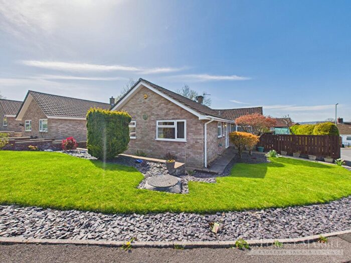 3 Bedroom Bungalow For Sale In Copheap Rise, Warminster, BA12