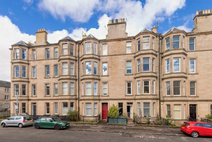 2 Bedroom Flat To Rent In , Comely Bank Grove, Edinburgh, EH4