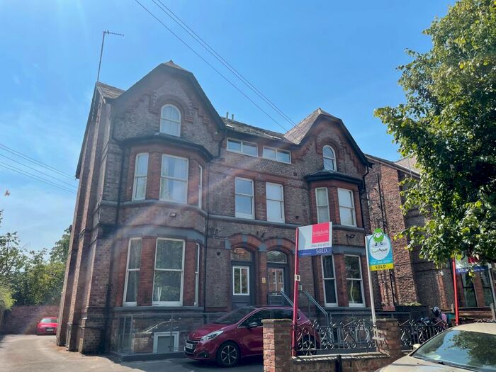 2 Bedroom Apartment To Rent In Kerrs Villas, West Didsbury, M20