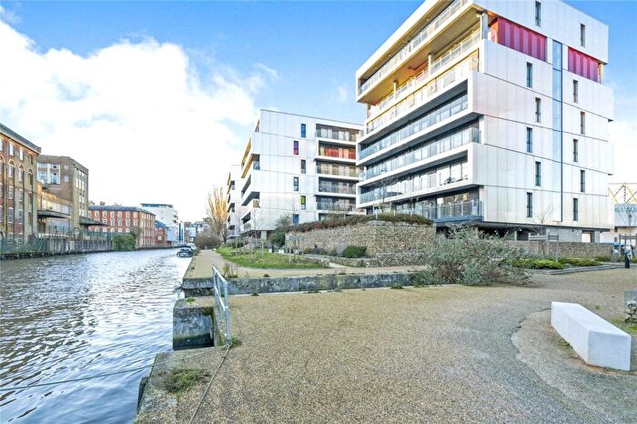 3 Bedroom Flat For Sale In Geoffrey Watling Way, Norwich, Norfolk, NR1