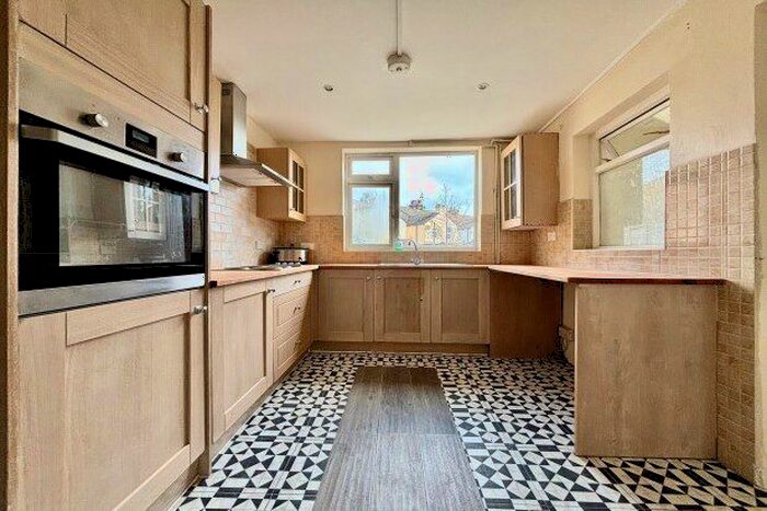 3 Bedroom Terraced House To Rent In Rosebery Road, Gillingham, ME7