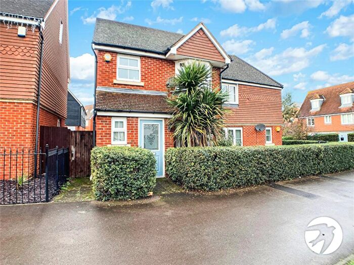 3 Bedroom Semi-Detached House To Rent In Rose Walk, Sittingbourne, ME10