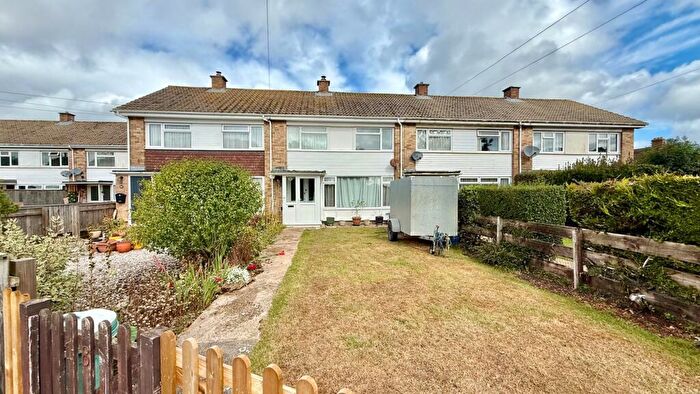 3 Bedroom Terraced House For Sale In Efford Way, Pennington, Hampshire, SO41